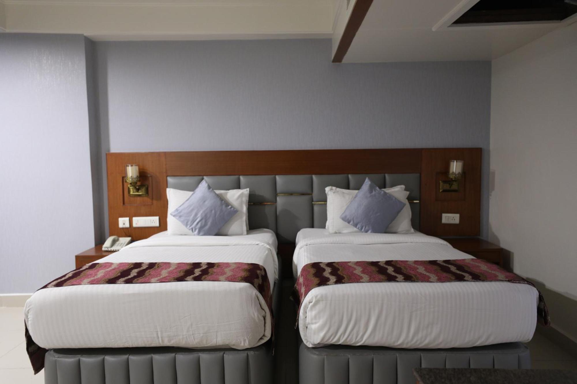 Eastin Hotels Хайдарабад Экстерьер фото