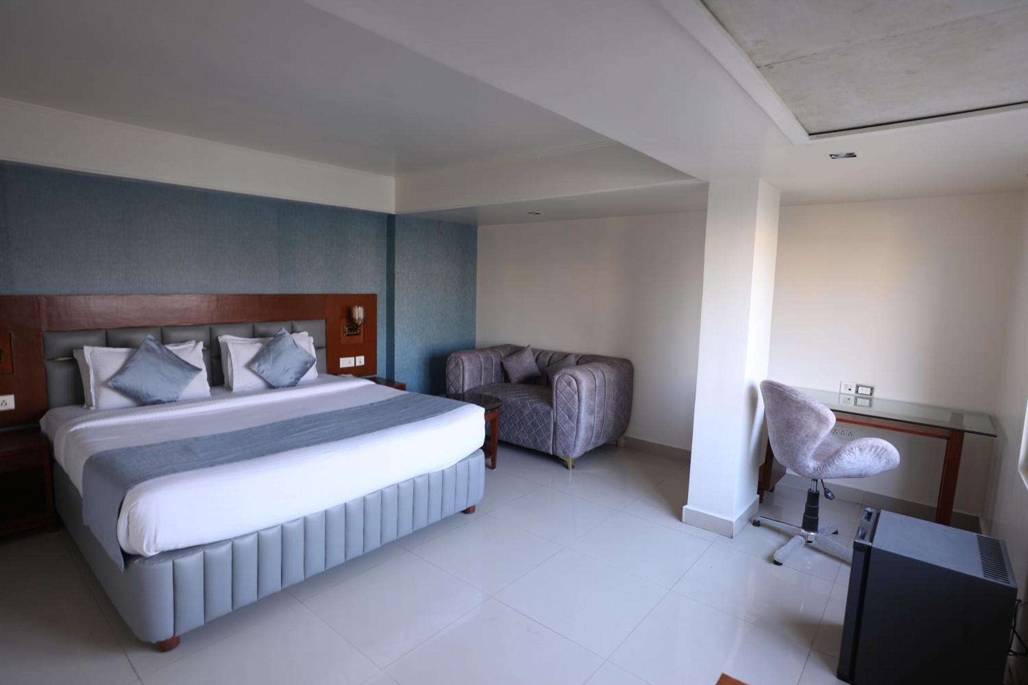Eastin Hotels Хайдарабад Экстерьер фото