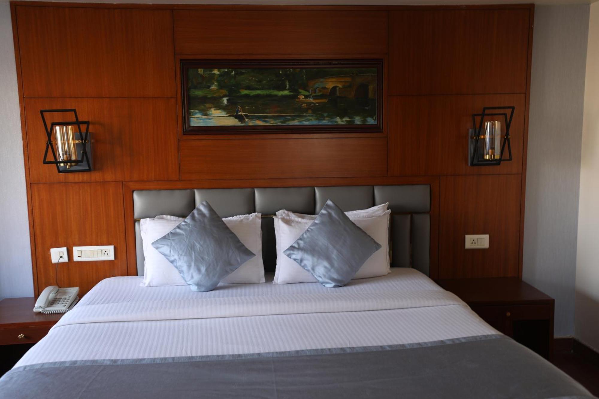 Eastin Hotels Хайдарабад Экстерьер фото
